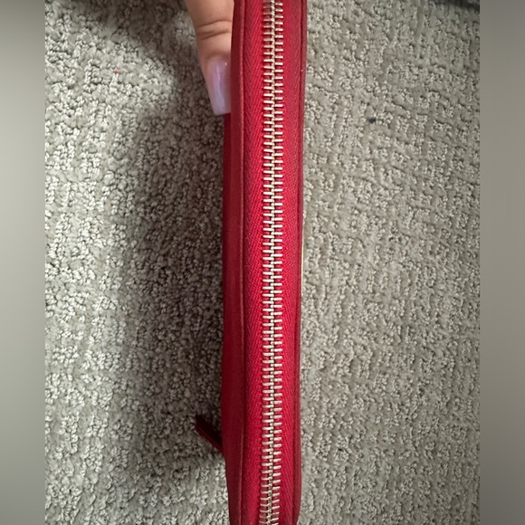 RED PRADA ZIP WALLET - Picture 9 of 10